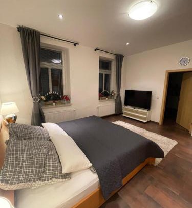 Aue Apartamento | Einraum Ferienwohnung im Zentrum