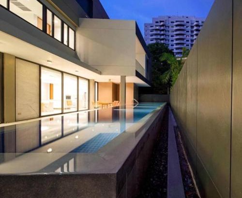 Ekkamai Villa | Ekkamai Villa Sleeps 12 with Cinema