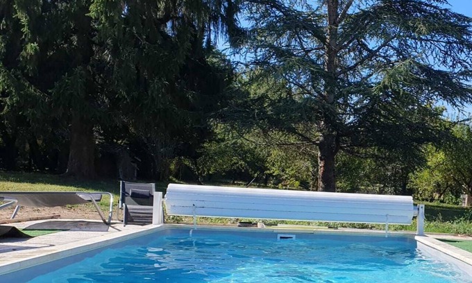Antonne-et-Trigonant Casa | Elégante Maison en Dordogne Avec Piscine