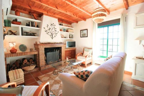 Linares de la Sierra Casa | El Balcón de Linares by SIERRA VIVA