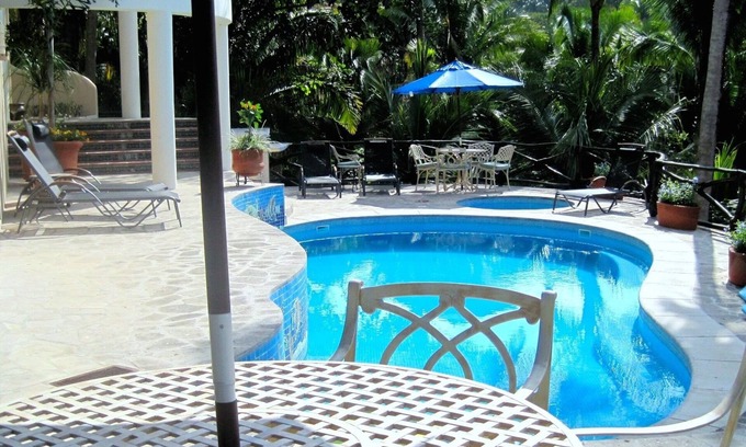 San Francisco Casa | EL NIDO DE LA TORTUGA - Casita acogedora, junto a la piscina, enclavada en la ladera