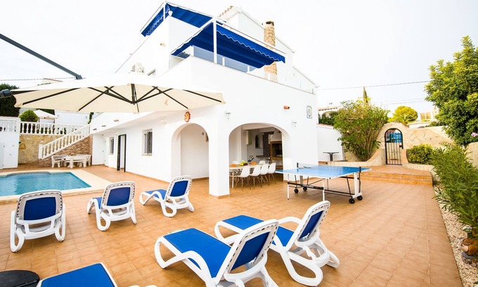 Arnella Villa | El Portet 8 camas, 6 baños, vista al mar, grandes terrazas, cocina de verano, cerca de la playa