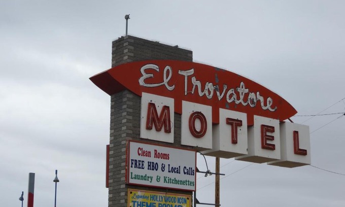 Kingman Hotel | El Trovatore Motel