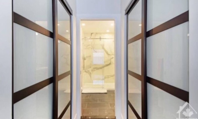 Elmvale - Eastway - Riverview - Riverview Park West Casa | Elaborate 3 BED | Ottawa General Hospital / CHEO