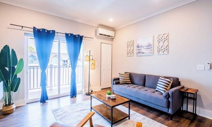 Port Wentworth Apartamento | Elegant 2-bedroom apartment with AC, fitness room, pool - B