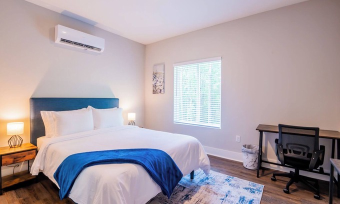 Port Wentworth Apartamento | Elegant 2-bedroom apartment with AC, fitness, pool - C