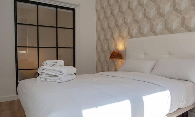 Imperial Apartamento | Elegant & Modern 3Bed in La Latina, 5mins to Metro