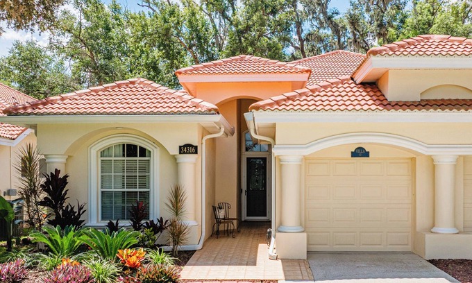 Lake Jovita Villa | Elegant 3BR Golf Villa Black Diamond Access