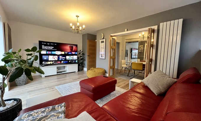 Petts Wood and Knoll Casa | Elegant 4 Bedroom Detached House