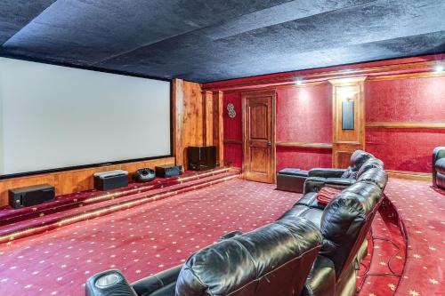 Orem Casa | Elegant 6,300-Sq-Ft Family Home with Hot Tub in Orem