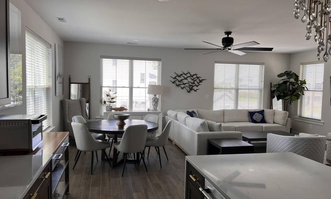 Bethany Beach Casa | Elegant 6-Bed Coastal Retreat w/ Pool