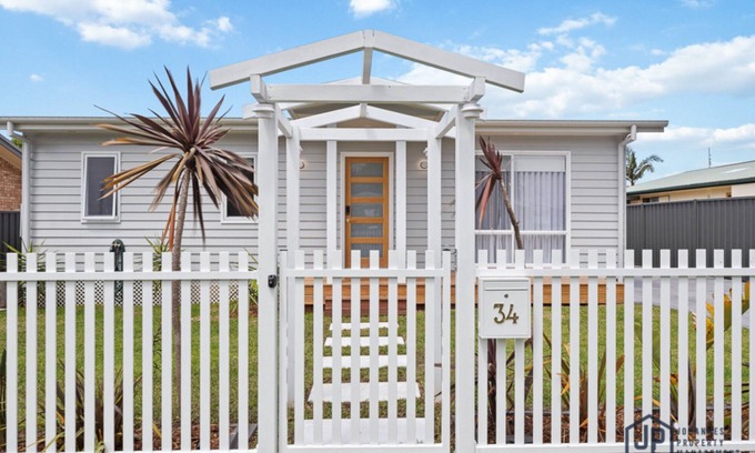 Tomakin Casa | Elegant Beachside Retreat with Luxurious Amenities
