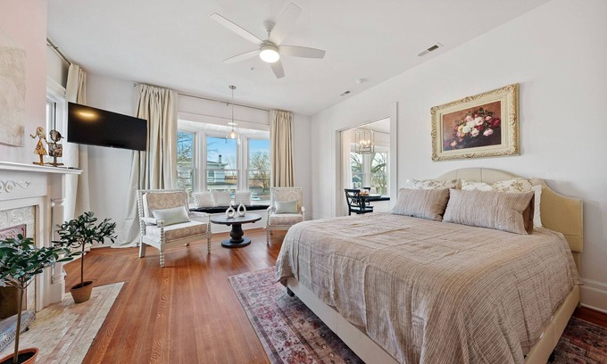 Sandusky Condominio | Elegant Boutique Condo Downtown Sandusky