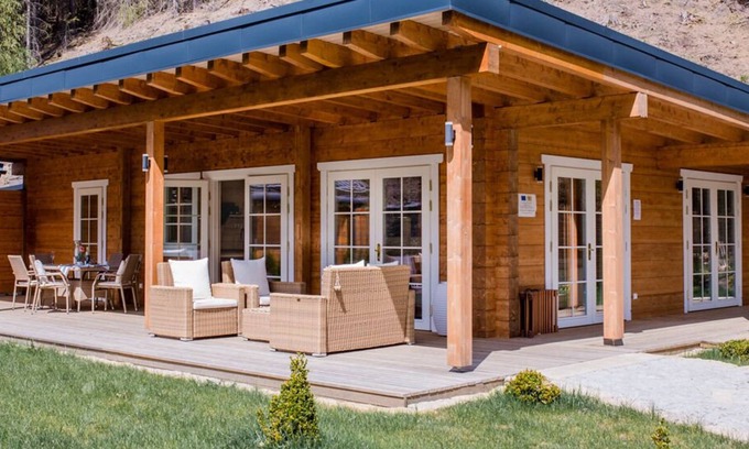 Helmbrechts Apartamento | Elegant chalet (100 sqm) with 3 bedrooms and outdoor terrace