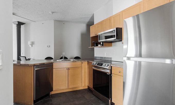 Fort McMurray Apartamento | Elegant Two bedroom Suite