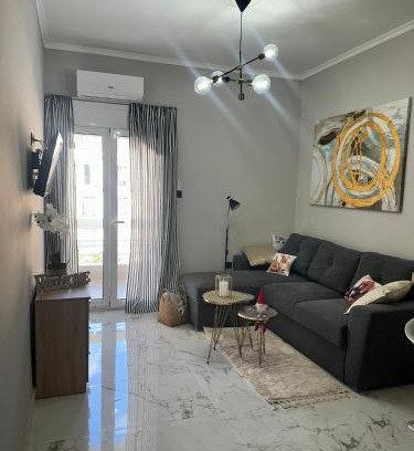 Loutraki Apartamento | Eleni’s Mountainview Central Studio by the Sea