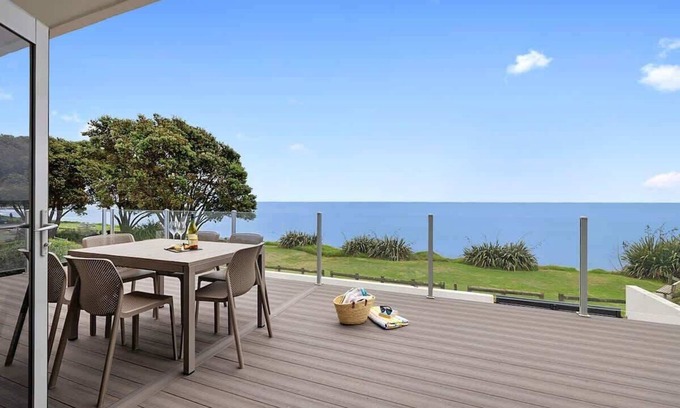 Bell Block Casa | Elevated Beach House with Sea Views