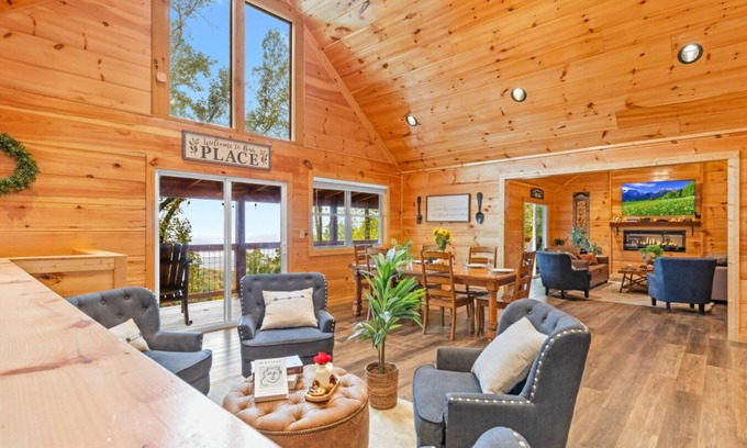 Sevierville Cabina | Elevated Escape by Ghosal Luxury Lodging