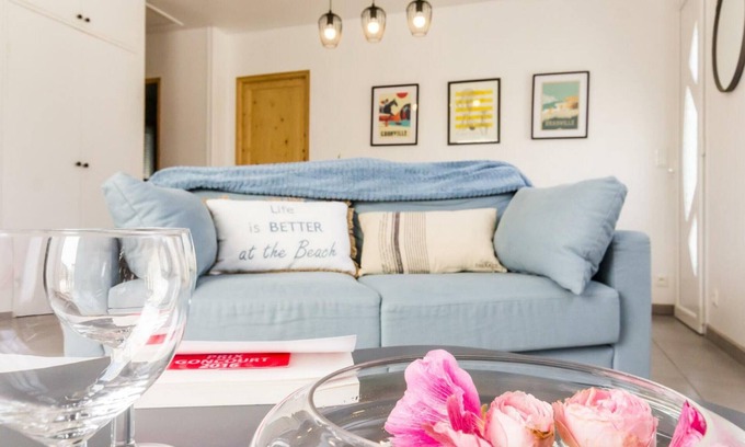Donville-les-Bains Cabaña | Casa independiente con gran terraza y cerca de la playa, ideal para familias