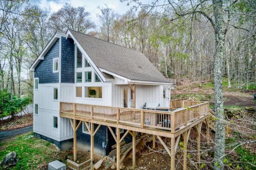 Charter Hills Casa | Elevation Escape