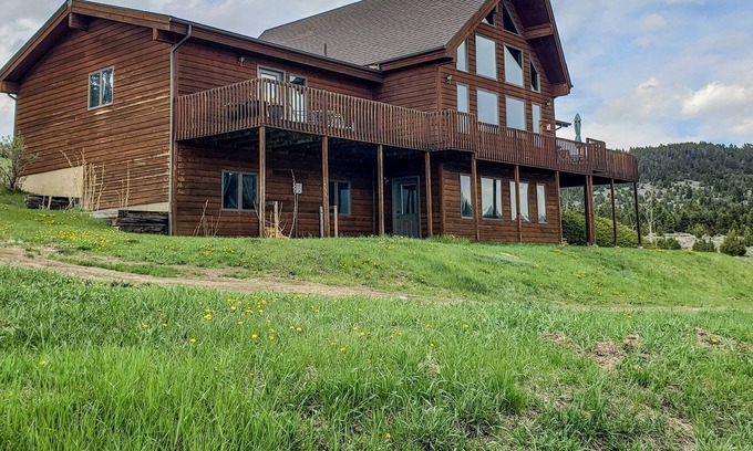 McAllister Casa | Elk Hills Lodge in the South Meadow Creek area