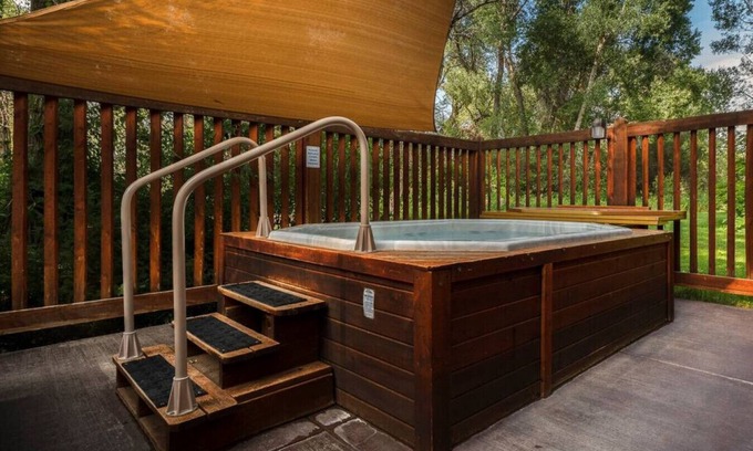 Driggs Condominio | Adventure Awaits - Main Floor 2 BR condo con acceso al jacuzzi!