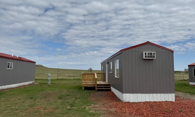 Belfield Cabina | Elkhorn Cabin Summary