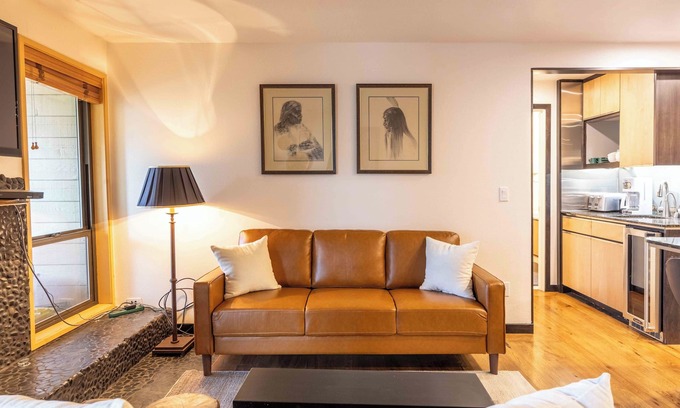 Elkhorn Village Condominio | Elkhorn Retreat: Condo with Pond Views, Pool & Pet-Friendly