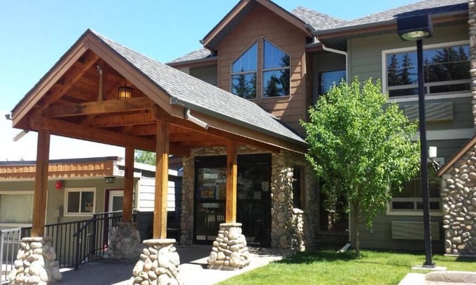 Elkwater Complejo | Elkwater Lake Lodge