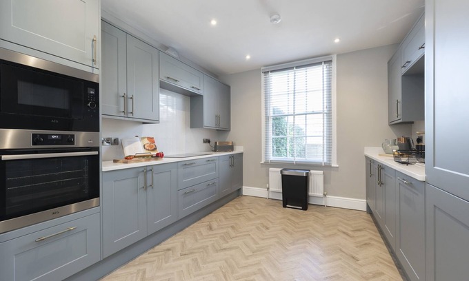 Cheltenham Apartamento | Elliot Oliver - Stunning 6 Bedroom Regency House With Parking