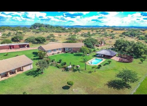 Roodeplaat Casa | Elysium Falls House