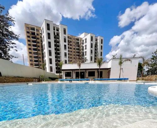 Nairobi Apartamento | Emaza Lux Stylish, Modern 1 Bedroom Apartment, Pool & Gym, at Mi Vida Garden City