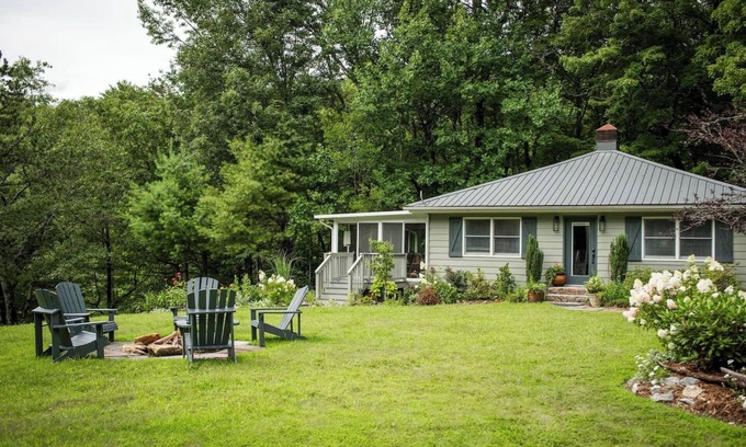 Cedar Mountain Casa | Emerald Lake Cottage - Families - Fishing - Biking