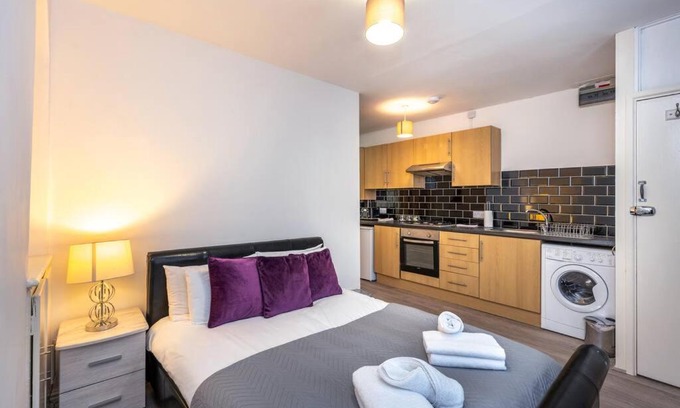 Landore Apartamento | En-suite Flat - Kitchen - Quiet Near Shops