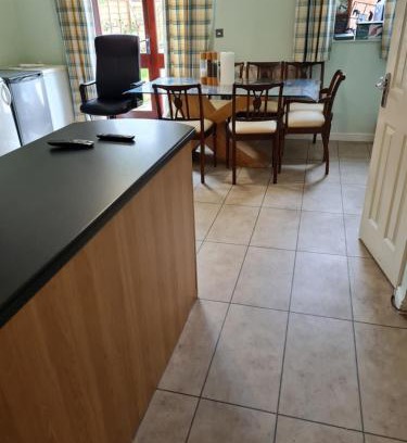 Sherborne St. John Apartamento | En-suite room with Juliet balcony in a house