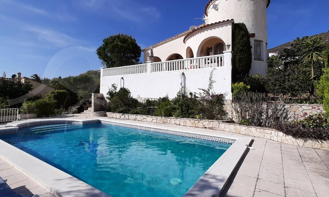 El Mas Isaac Casa | EnBonaMà: alquiler de casa de vacaciones con piscina privada y bonitas vistas
