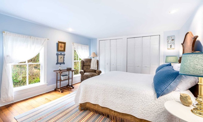 Harpers Ferry Casa | Enchanting Cottage, walk to Downtown Harpers Ferry