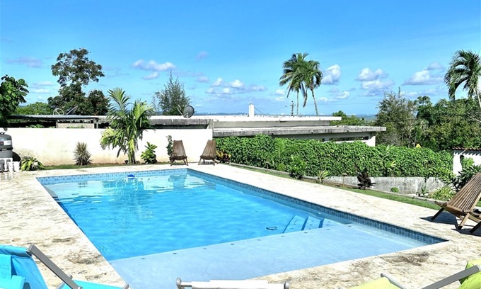 Zarzal Casa | Enchanting Rainforest Getaway with Pool