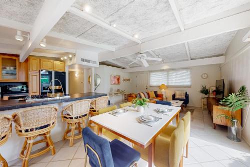 Palm Desert Apartamento | Endless Blooms #22