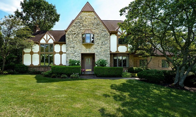 West Chester Casa | English tutor style living without going to England