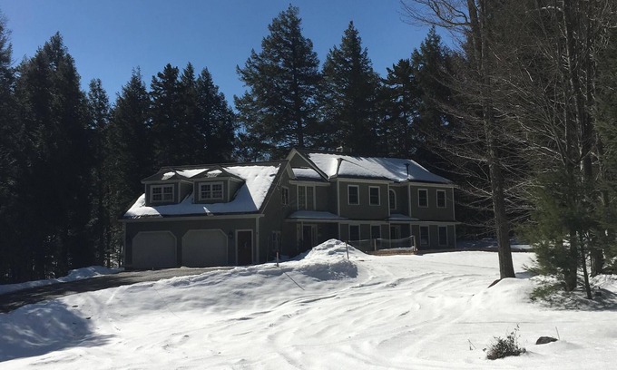 Waitsfield Casa | Hermosa casa de esquí ubicada a .2 millas de Sugarbush North
