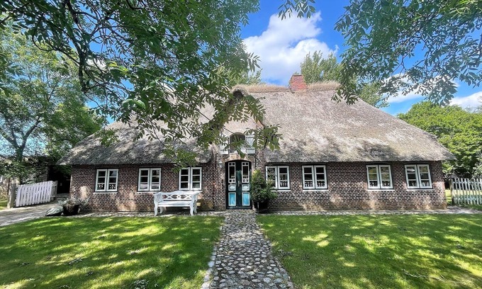 Aventoft Casa | Enjoy a relaxing vacation in Pörksen Huus with room for the whole family