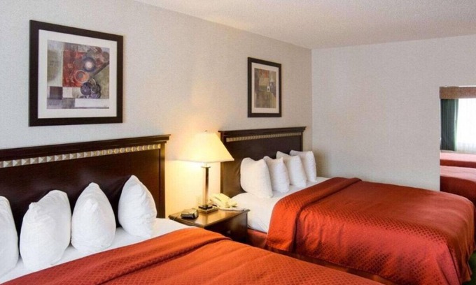 Coon Rapids Casa | Enjoy a Restful Stay with Family! Free Breakfast