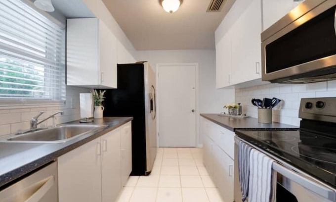 Longwood Casa | Enjoy a tailor made experience at this centrally-located place.