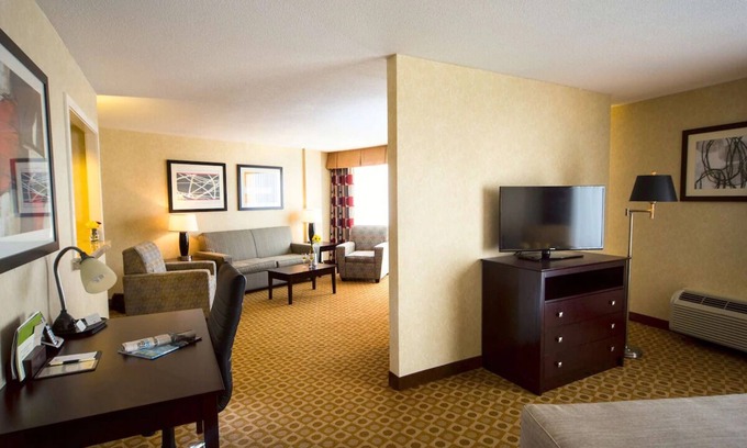 South Portland Hotel | Enjoy Downtown Proximity: Free Airport Shuttle for Your Convenience