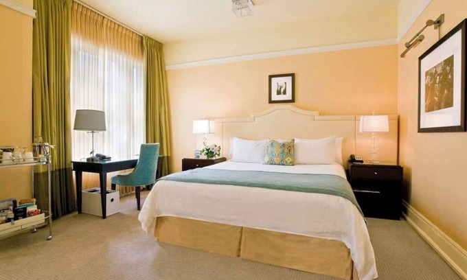 Goose Hollow Hotel | Enjoy Portland's Best Attractions from a Downtown Hotel! Pet-Friendly!