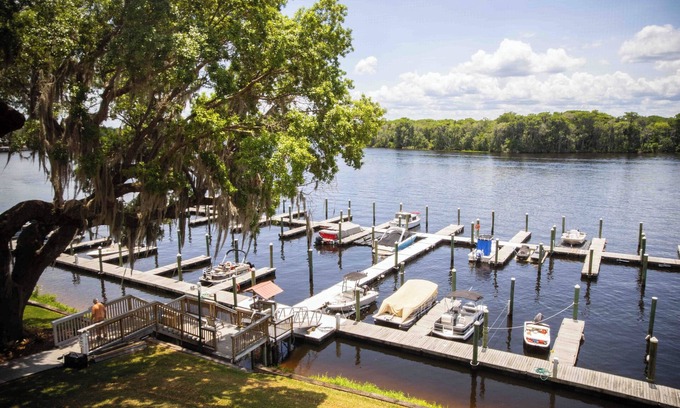Welaka Condominio | Enjoy sunsets on the St. Johns River- Waterfront Property with boat slip!