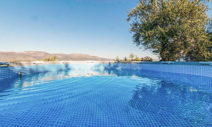 Priego de Córdoba Casa | Enjoy the beautiful mountainous landscape during a vacation in this vacation home on the border of t