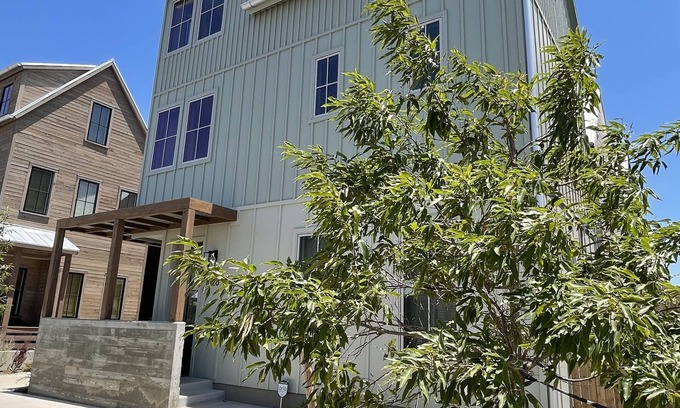Central Oklahoma City Casa | Enjoy this Home full of Luxury and Relaxation in the Wheeler District