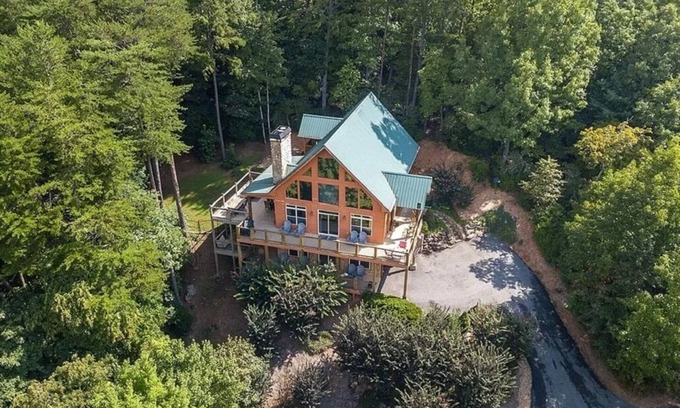 Cleveland Cabina | Vistas increíbles vistas! Reserve visitas de agosto ahora.